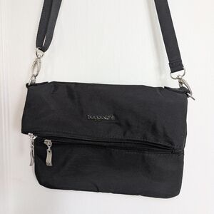 Baggallini Flip Zip Crossbody